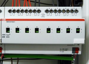 ABB Schaltaktor mit Strommessung SA/S 8.16.6.1